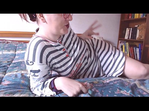❤️ Gabh an coileach mòr dubh seo nad bheul tràill bheag ❤❌ Bhidio porn leinn