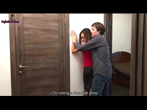 ❤️ Bidh Sexy Realtor gu ciallach a’ lasadh a pugan is a’ fucks fhad ‘s a tha i a’ reic an àros aice - Krempai ❤❌  Bhidio porn  leinn